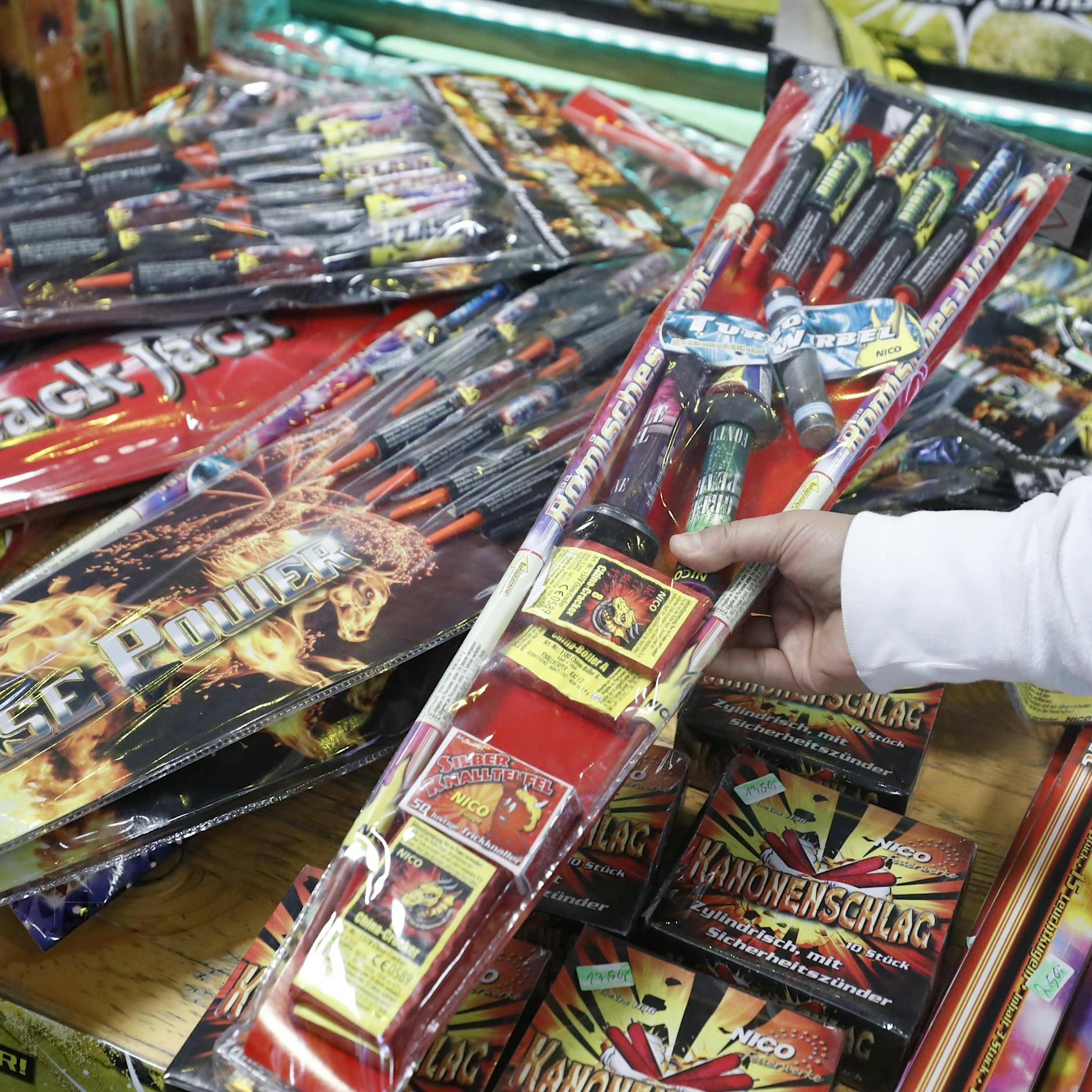 Heftiges Gutachten: Städte ohne Böllerverbot machen sich strafbar!