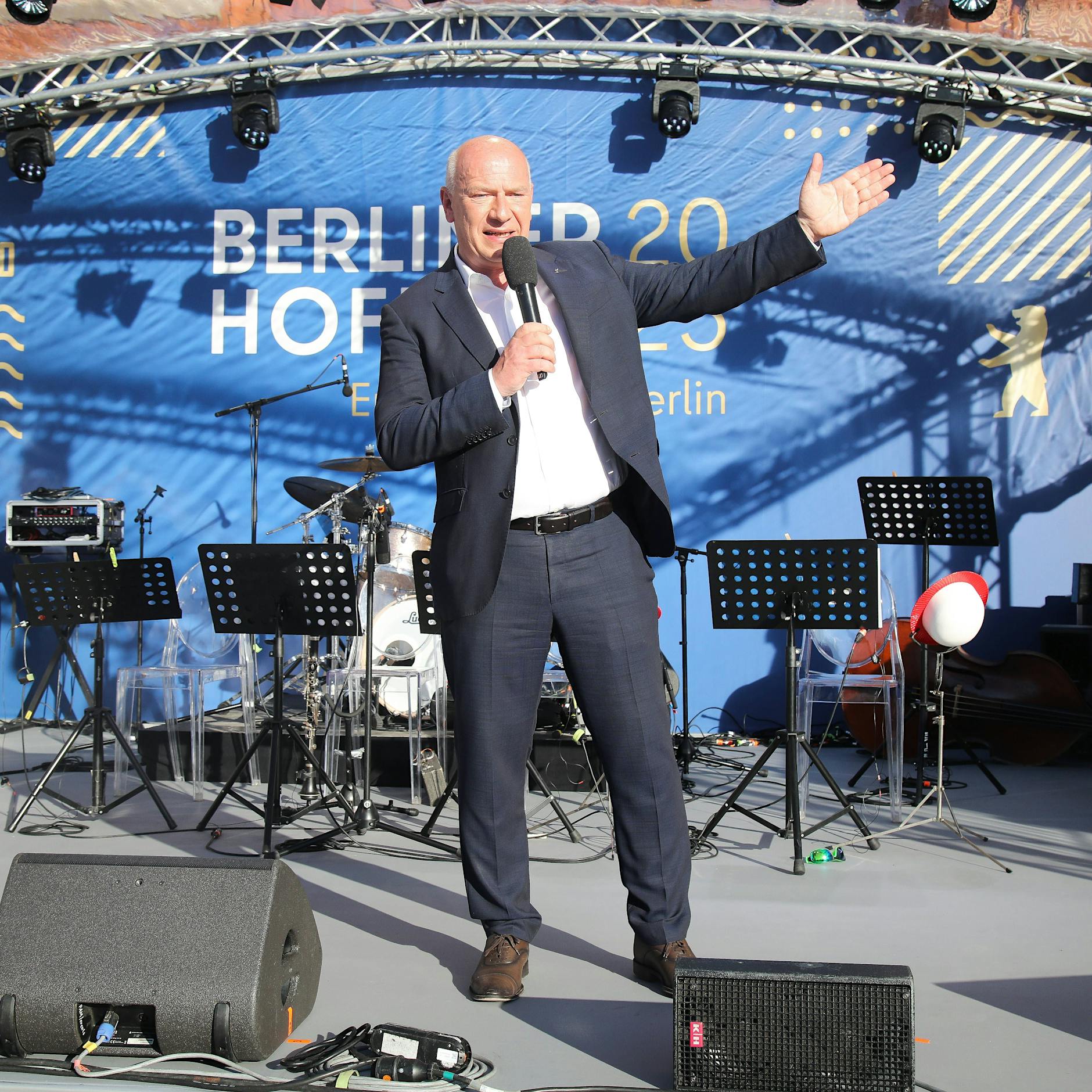 Bürgermeister Wegner will Dorf-Lambada am Brandenburger Tor