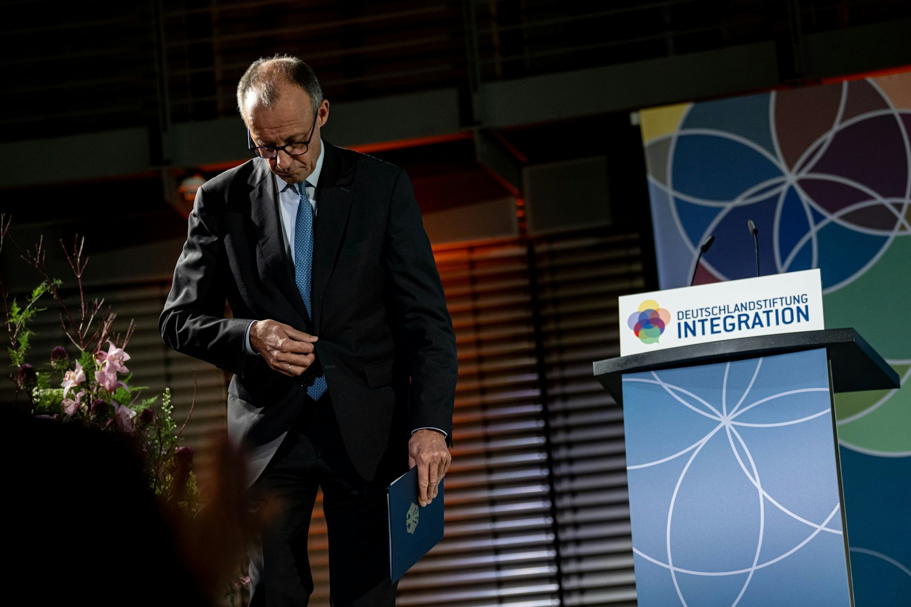 Bundeskanzler Friedrich Merz bei der Verleihung des Talisman-Preises für gesellschaftlichen Zusammenhalt der Deutschlandstiftung Integration.