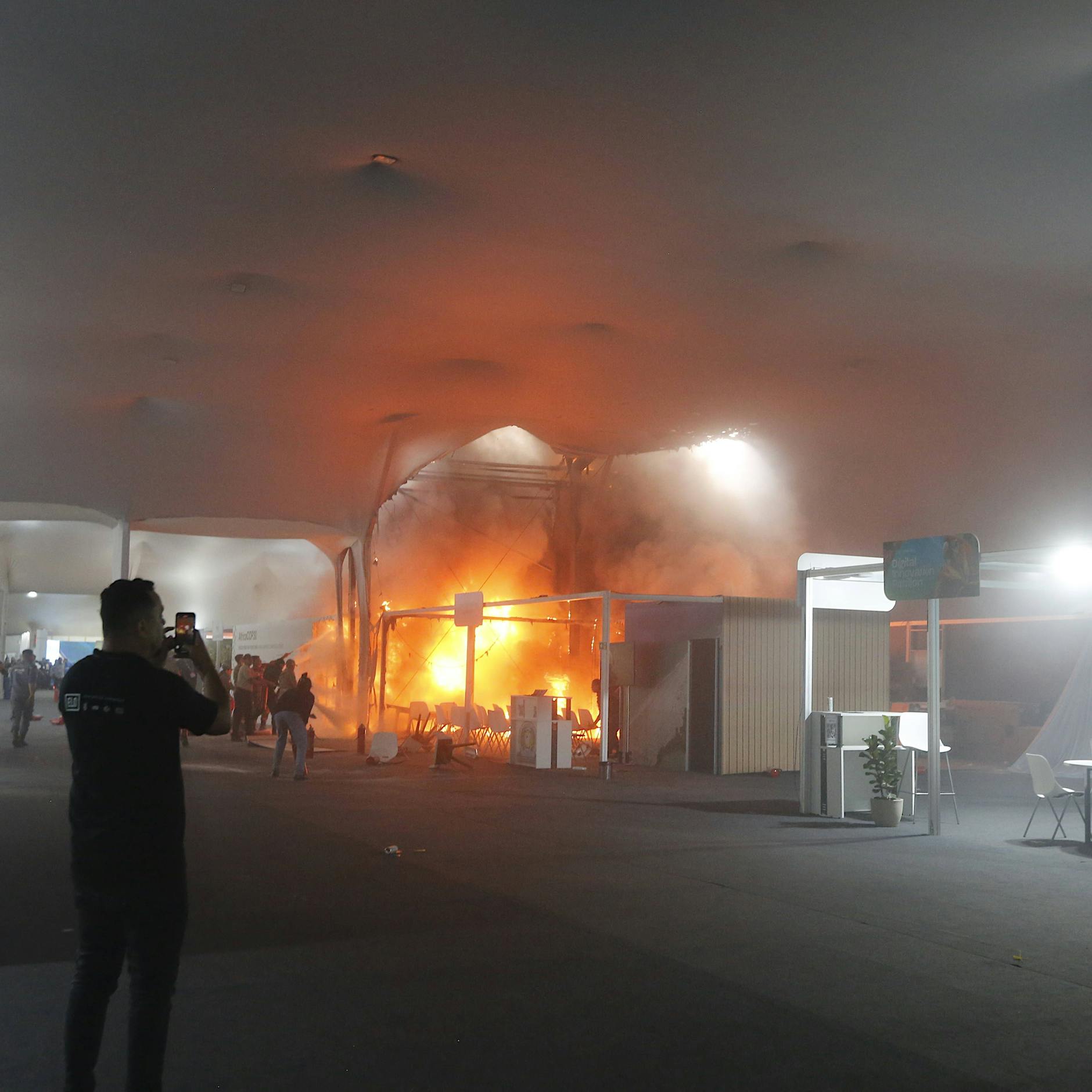 Feuer bei COP30 ausgebrochen: Gelände der Klimakonferenz evakuiert