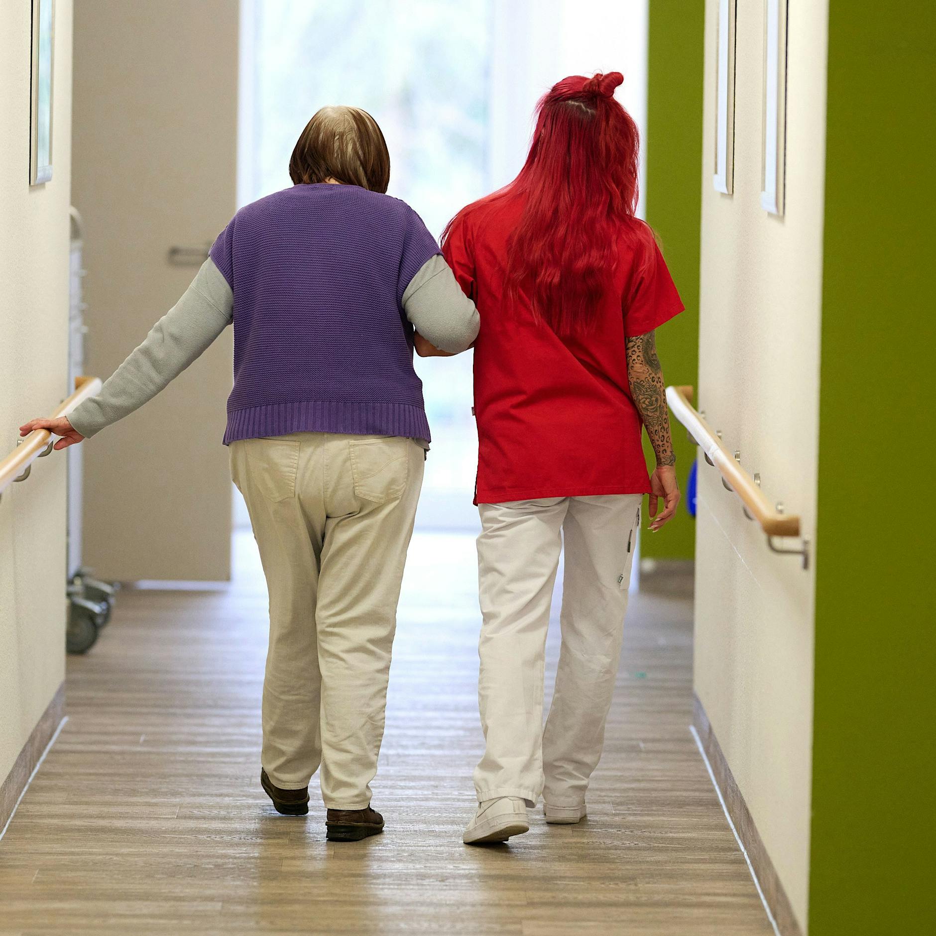 Barmer-Report schlägt Alarm: Zahl der Pflegebedürftigen explodiert!