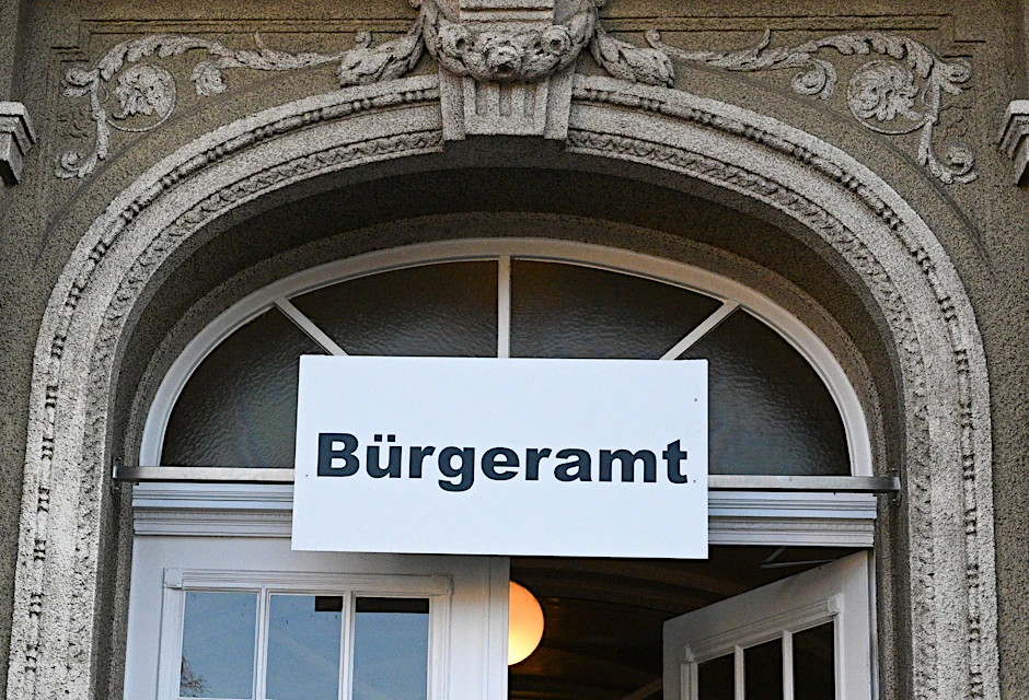 Das Bürgeramt in Reinickendorf: Dokumente können jetzt auch außerhalb der Öffnungszeiten abgeholt werden.