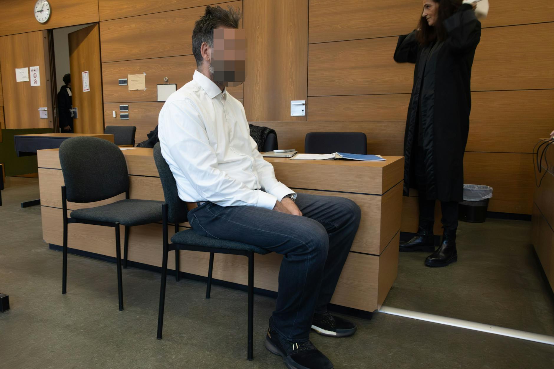 Der Tierquäler vor Gericht.