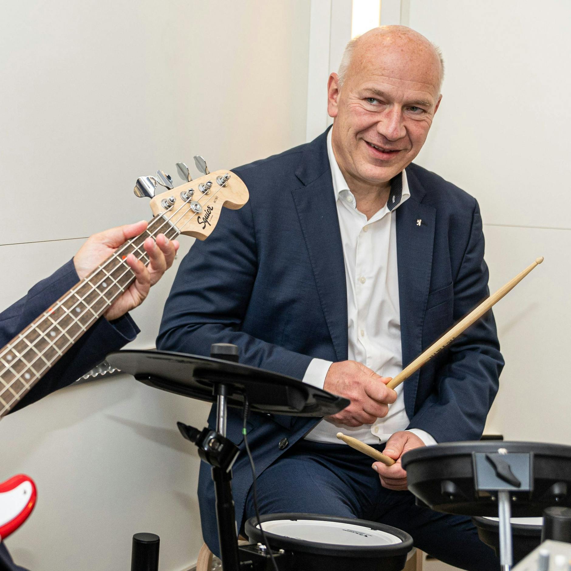 Image - Berliner Haushalt: Geld für Musiklehrer, Hebammen, Suchtkranke und Schlaganfall-Mobile