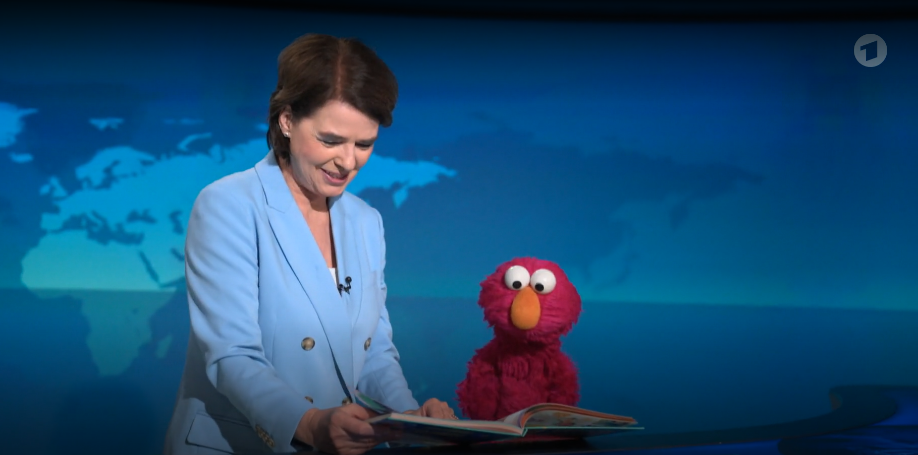 Image - Was hat Elmo bei Susanne Daubner in der „Tagesschau“ verloren?