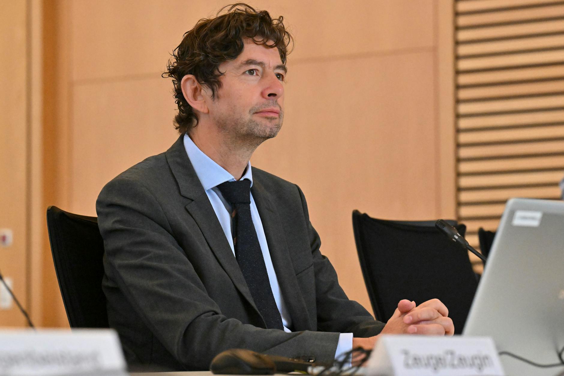 Virologe Christian Drosten von der Berliner Charité verteidigte vor dem Corona-Untersuchungsausschusses des Thüringer Landtags die Maßnahmen zu Beginn der Pandemie.