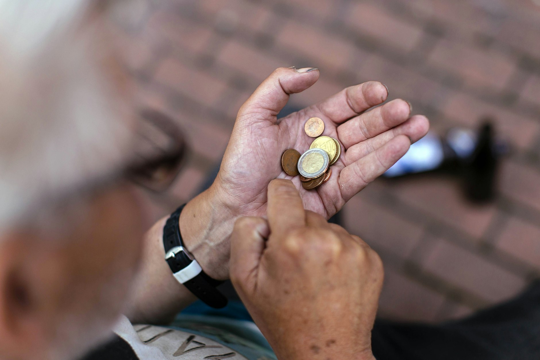 Viele Menschen haben Angst, dass das Geld im Alter nicht zum Leben reicht.