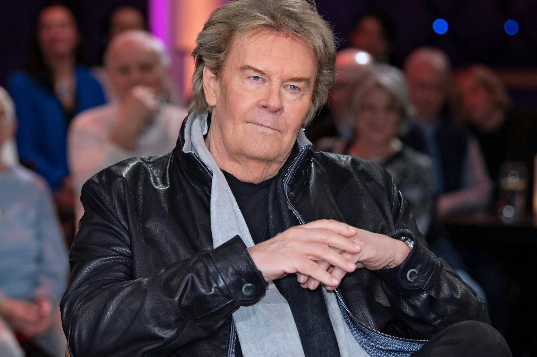 Howard Carpendale bringt am 26. November seine Biografie „Unerwartet“ auf den Markt. Eine Enthüllung dürfte seine Fans besonders schocken.