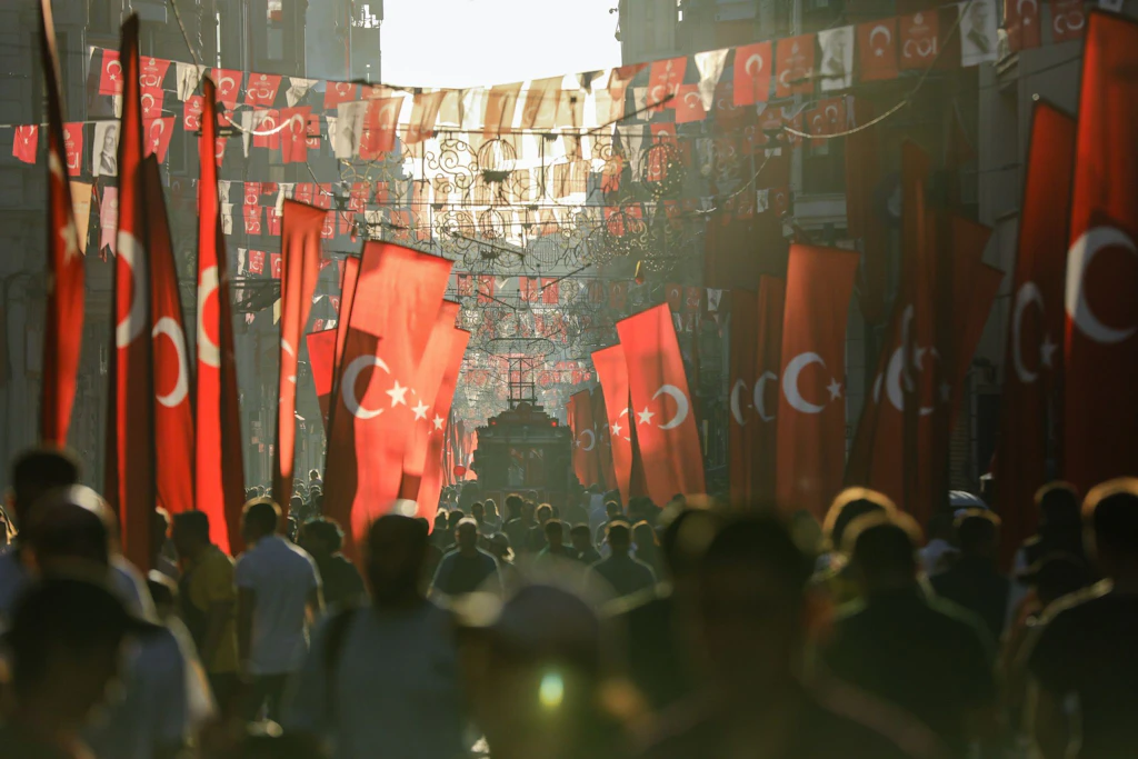 Todesfälle von Touristen in Istanbul: Neue Vorfälle und Parallelen zur Hamburger Familie