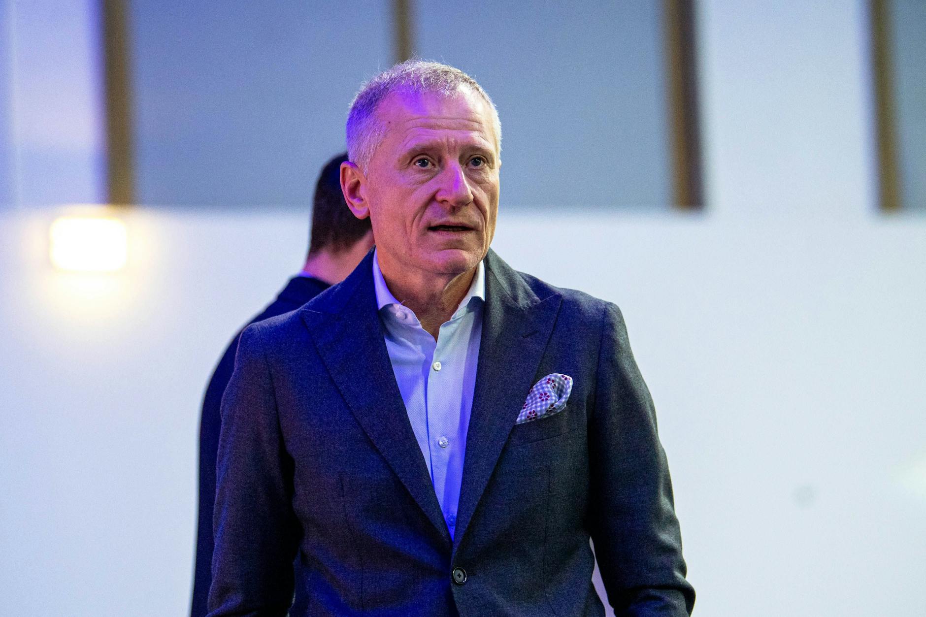 Hertha-Geschäftsführer Dr. Peter Görlich will mit Diplomatie zwischen Fans und Politik vermitteln.