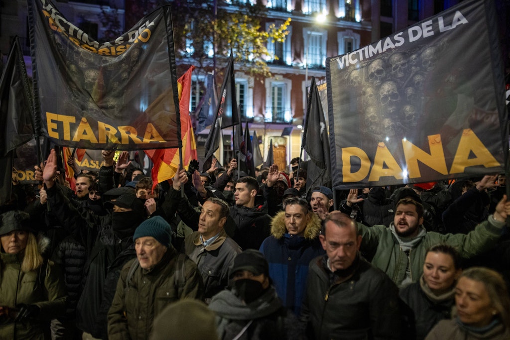 50 Jahre nach Francos Tod: Rechtsextreme marschieren durch Madrid