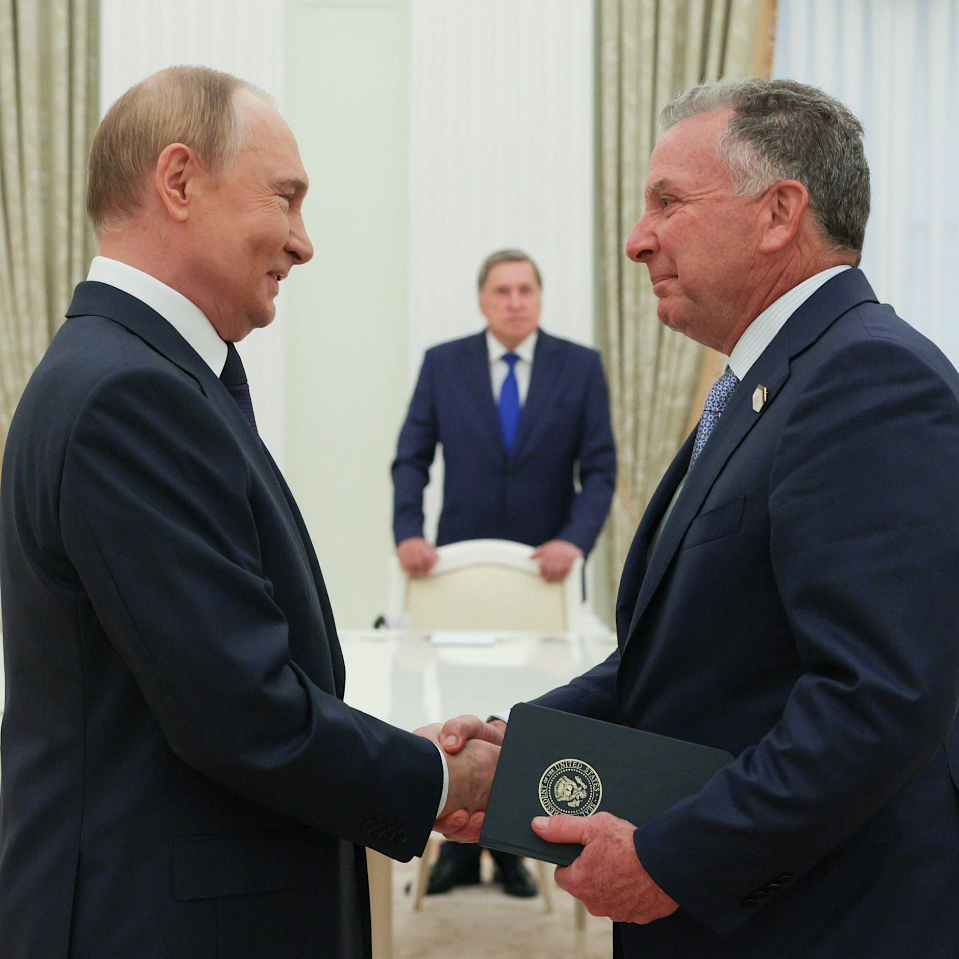 Wut in Europa über Witkoffs Ukraine-Plan zu russischen Staatsgeldern