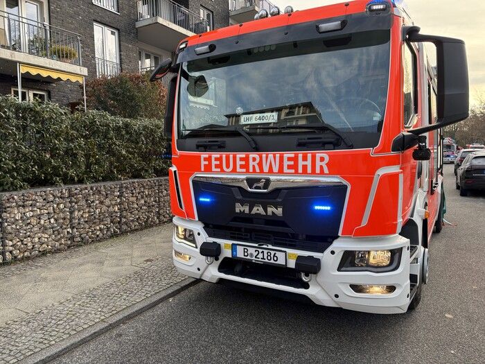 Image - Hausboot-Drama auf der Spree: Flammen in Friedrichshain