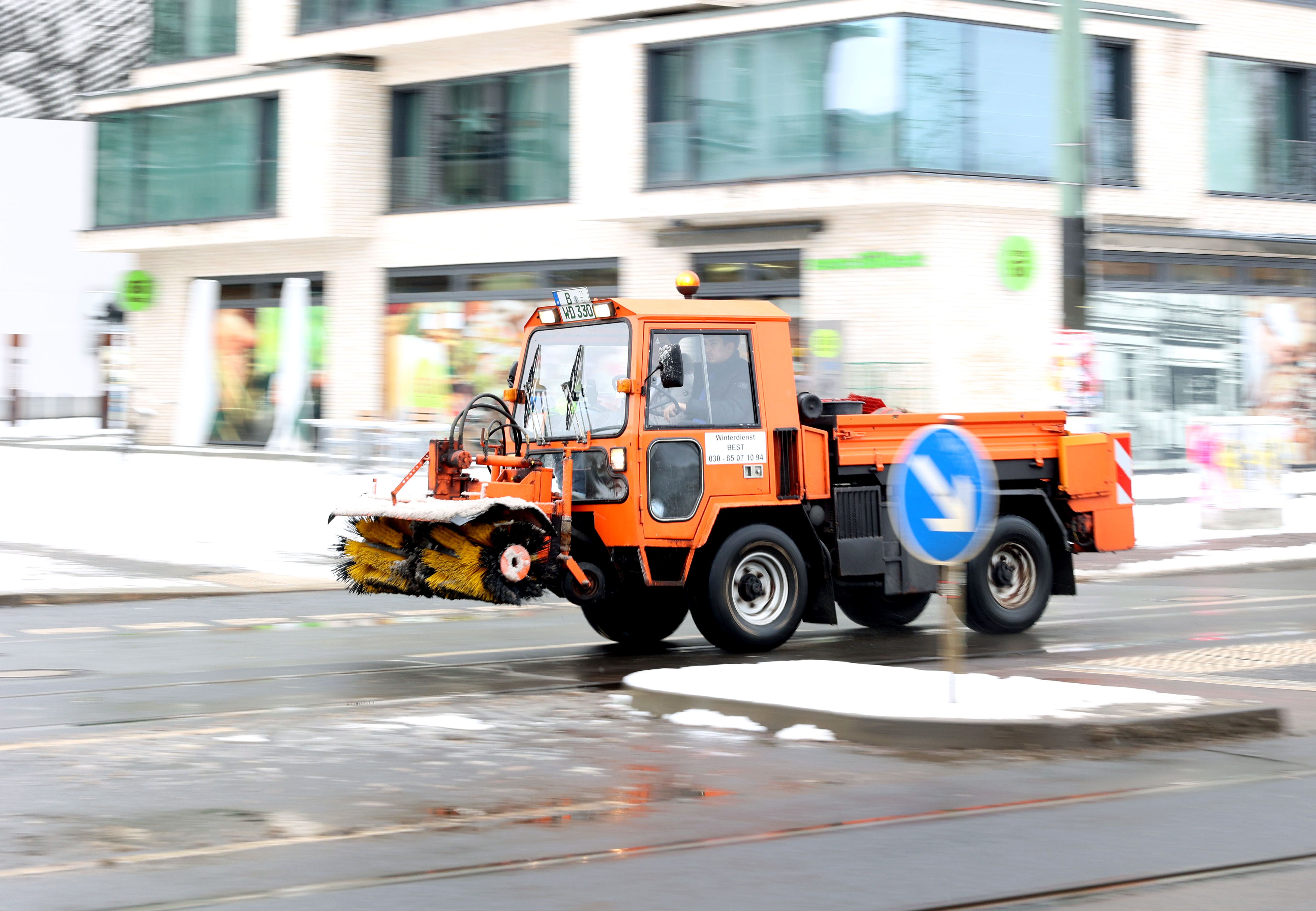 Schnee und Blitzeis: Das Tief „Ulf“ kommt mit Glätte-Chaos