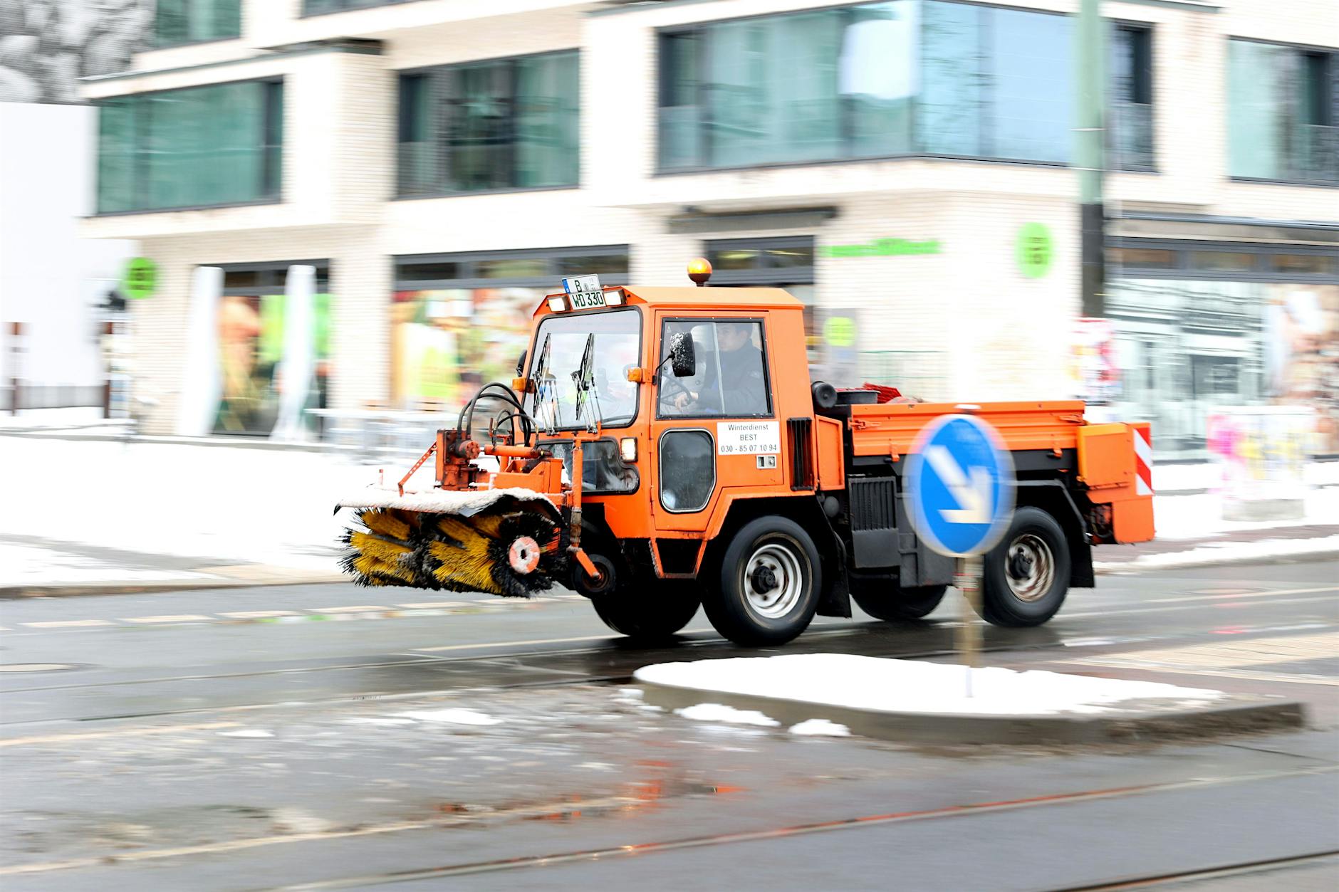 Schnee und Blitzeis: Das Tief Ulf kommt mit Glätte-Chaos