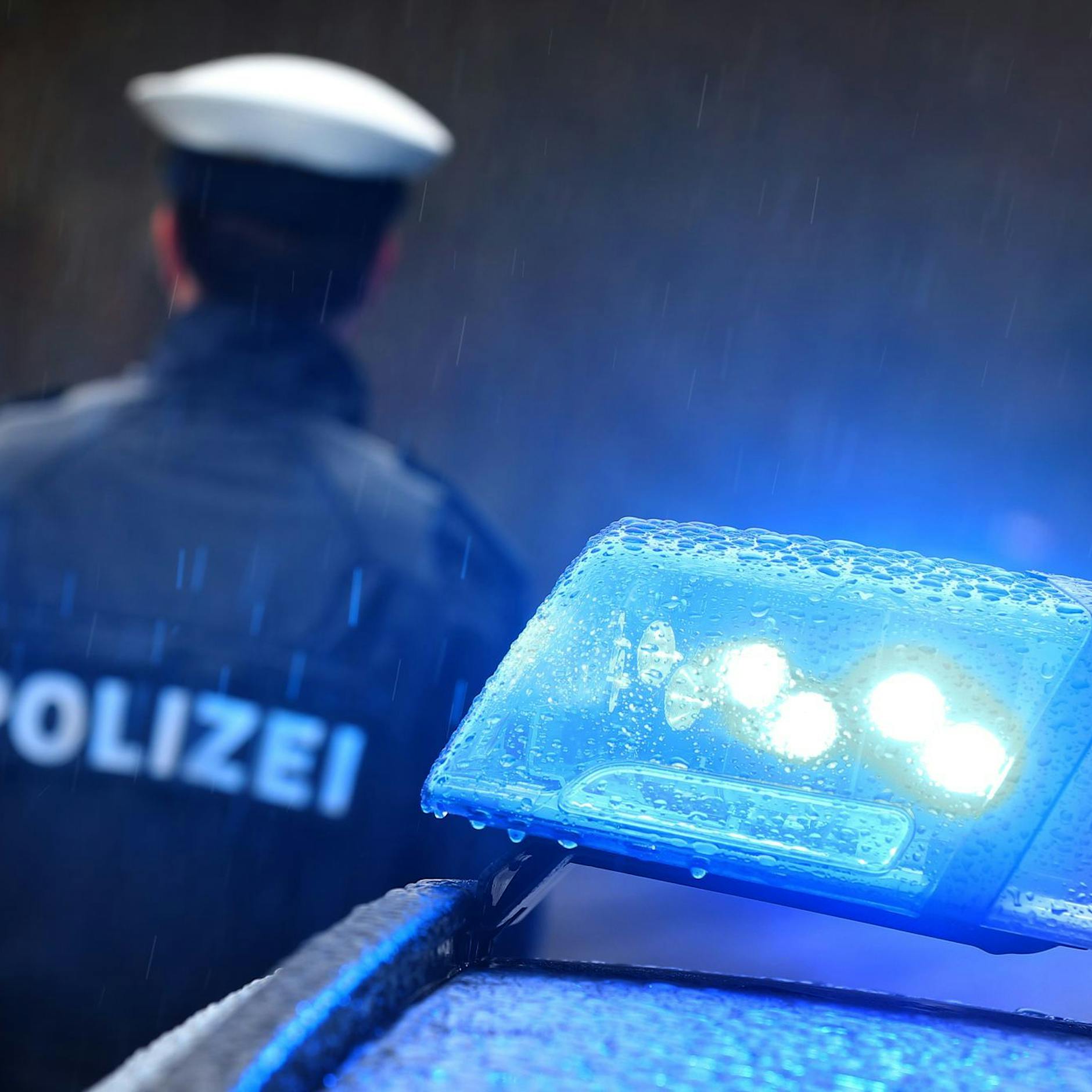 Einsatz in Berlin-Hellersdorf: Polizei fasst Brandstifter-Duo!