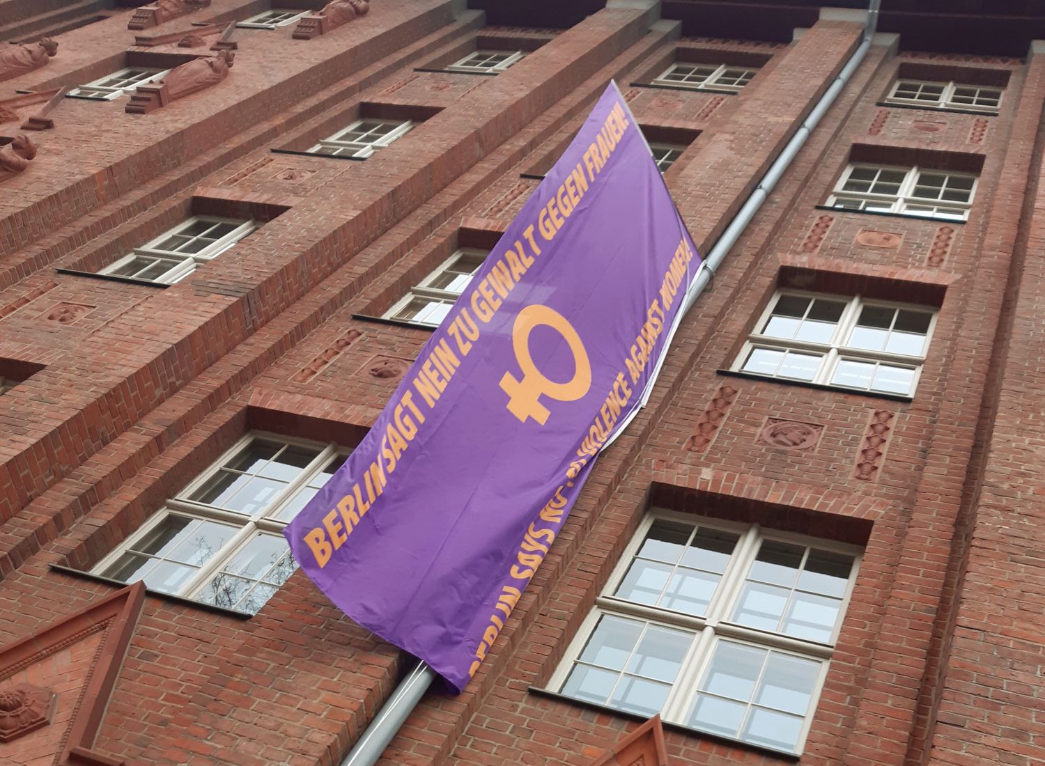 Image - Aktionstag in Köpenick: Glocken und Protest gegen Gewalt an Frauen!