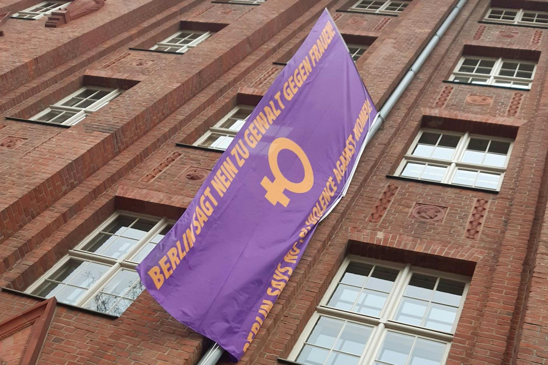 Aktionstag in Köpenick: Glocken und Protest gegen Gewalt an Frauen!