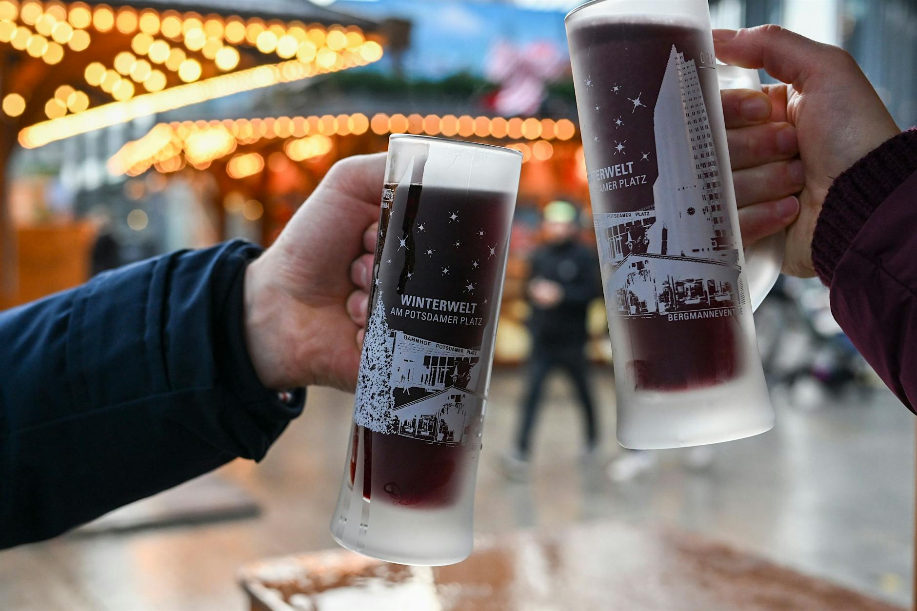 Glühwein, Bratwurst: So teuer sind Weihnachtsmärkte in Berlin