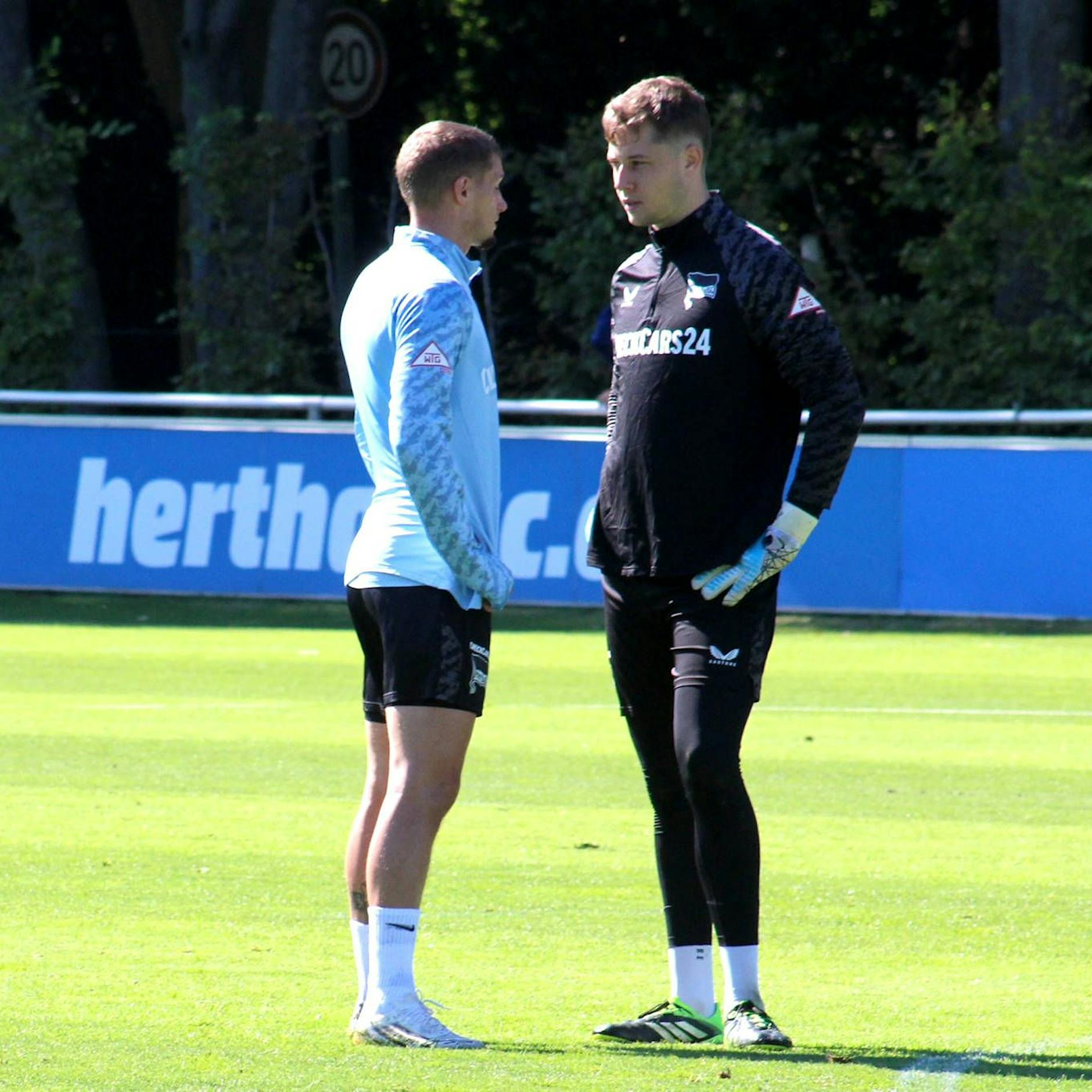 „Vorbild für uns alle!“ Hertha-Torwart Ernst lobt Laufwunder Cuisance