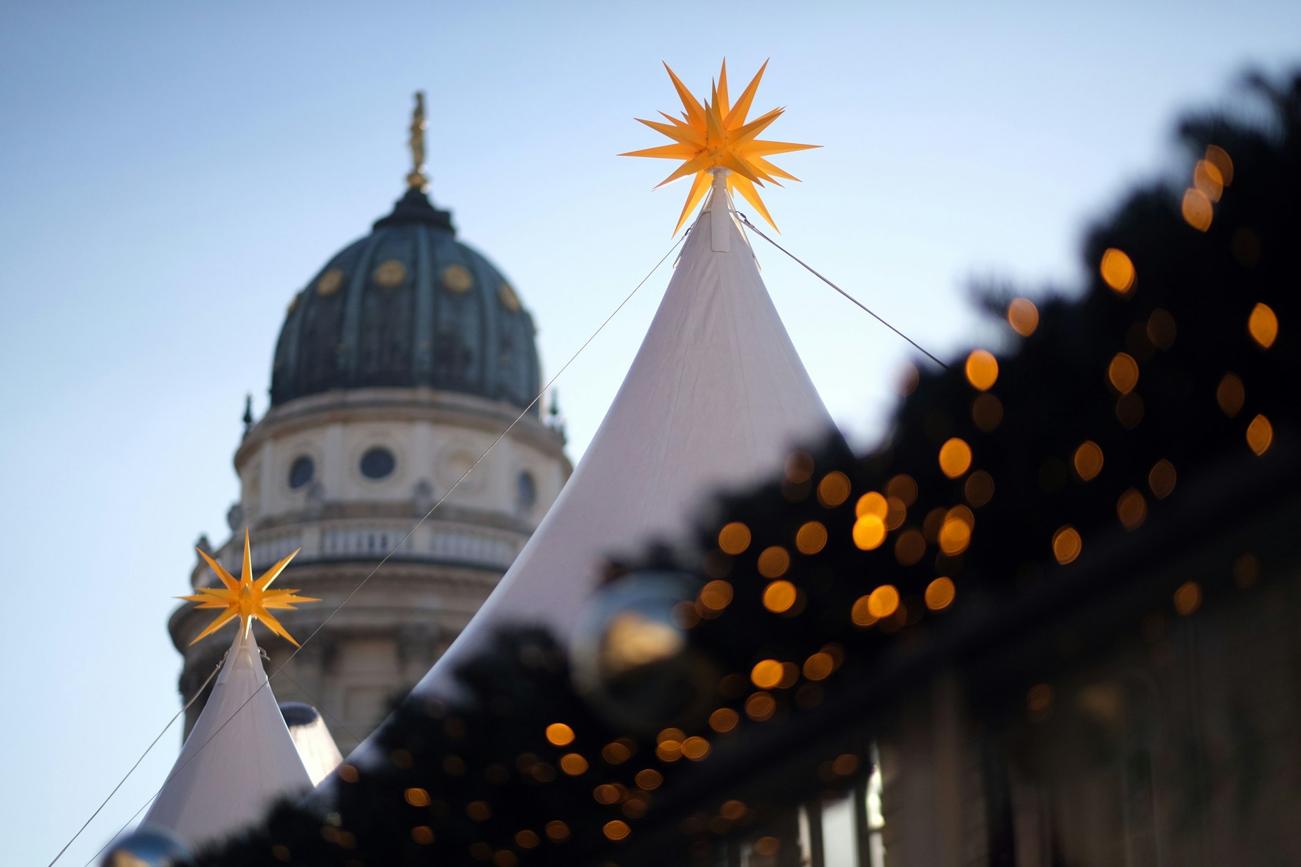 Der Weihnachtsmarkt am Gendarmenmarkt öffnet nach Jahren wieder seine Türen.