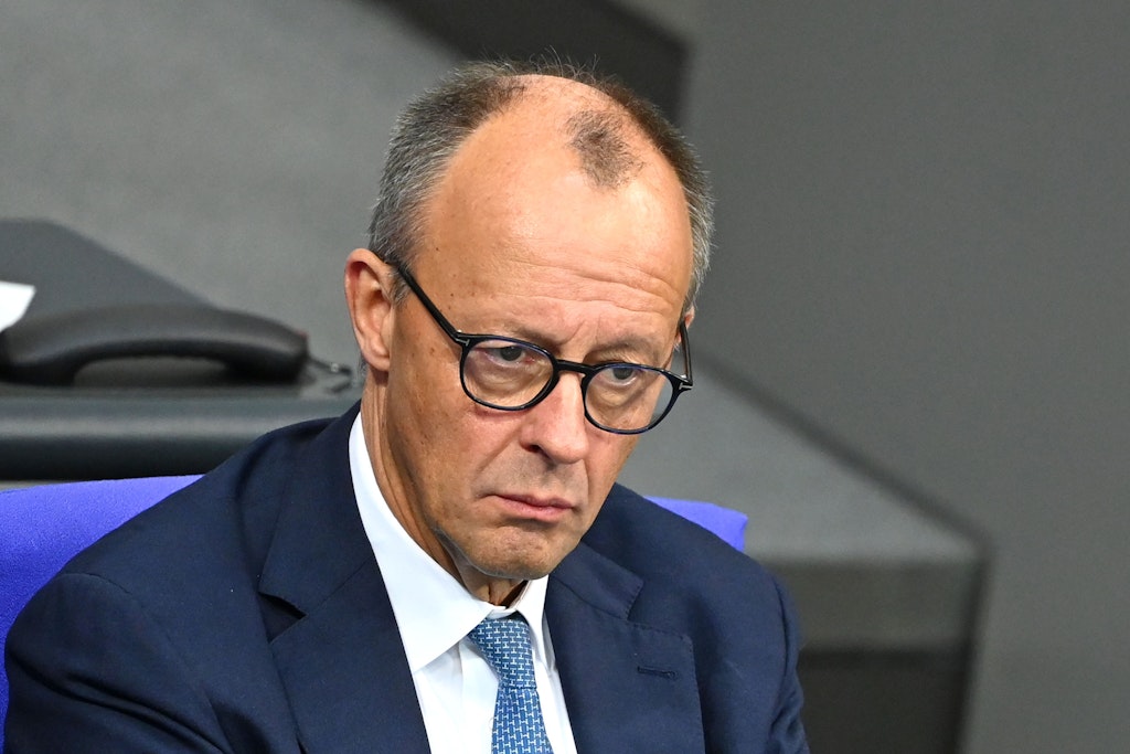 Umfrage zur Bundesregierung: Zufriedenheit mit Kanzler Merz auf Rekordtief