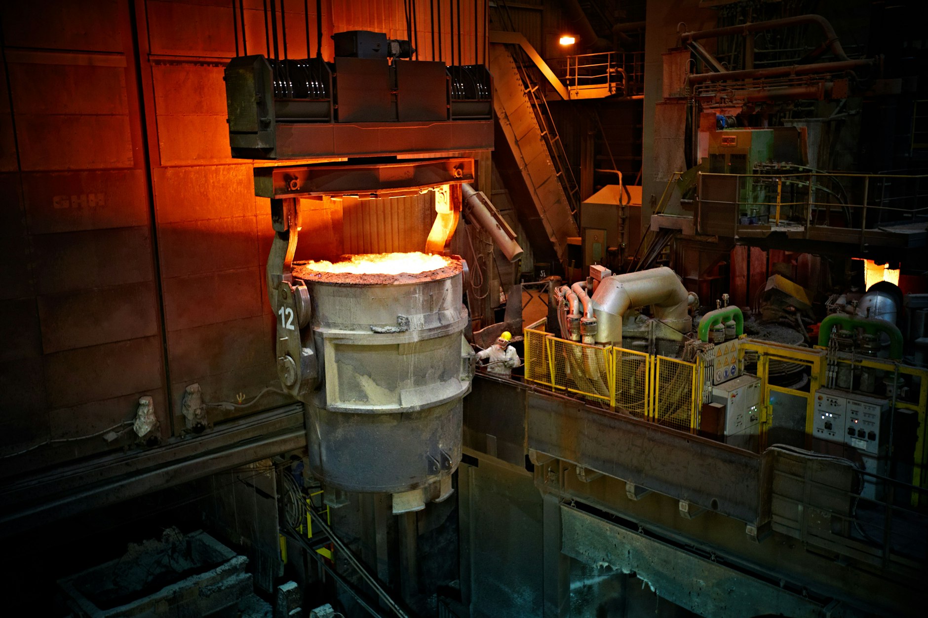 Der Elektrolichtbogenofen im Benteler-Elektrostahlwerk in Lingen (Niedersachsen)