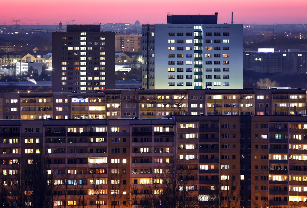 Wohnungskrise frisst Berliner Mittelstand: Jeder dritte Mieter fürchtet ...