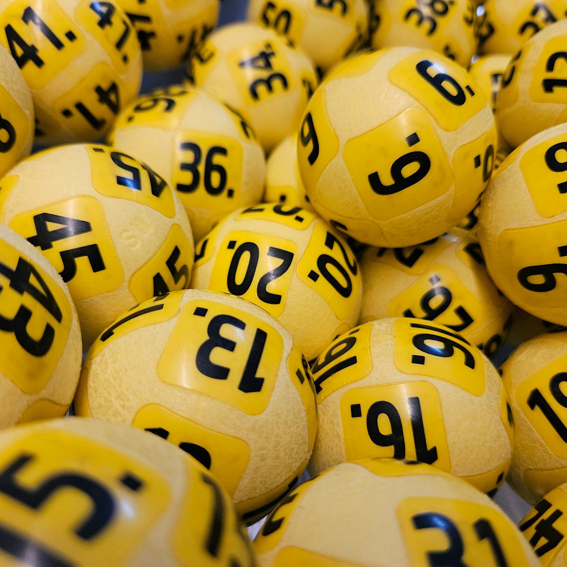 Eurojackpot: Fünf Spieler knacken Jackpot – keiner meldet sich!