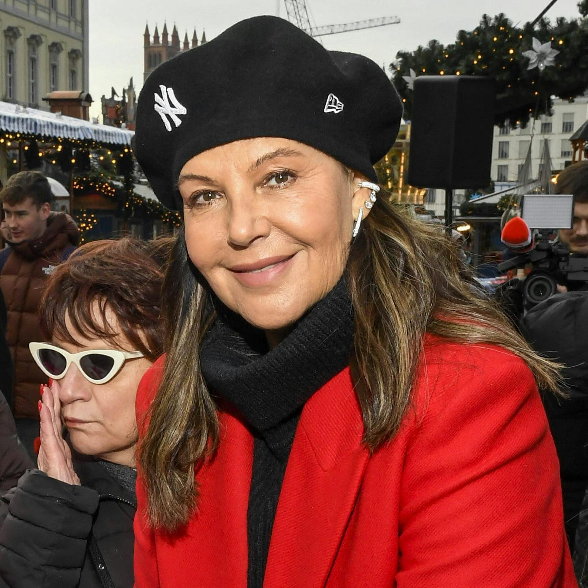 Der längste Berlins! Natascha Ochsenknecht präsentiert Rekord-Stollen