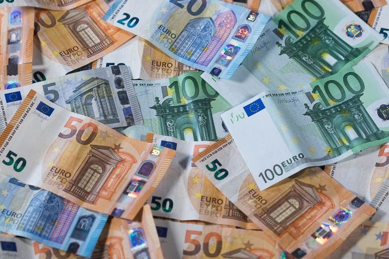 Einer Studie zufolge gibt Deutschland mehr Geld für soziale Sicherung aus als die benachbarten Länder.