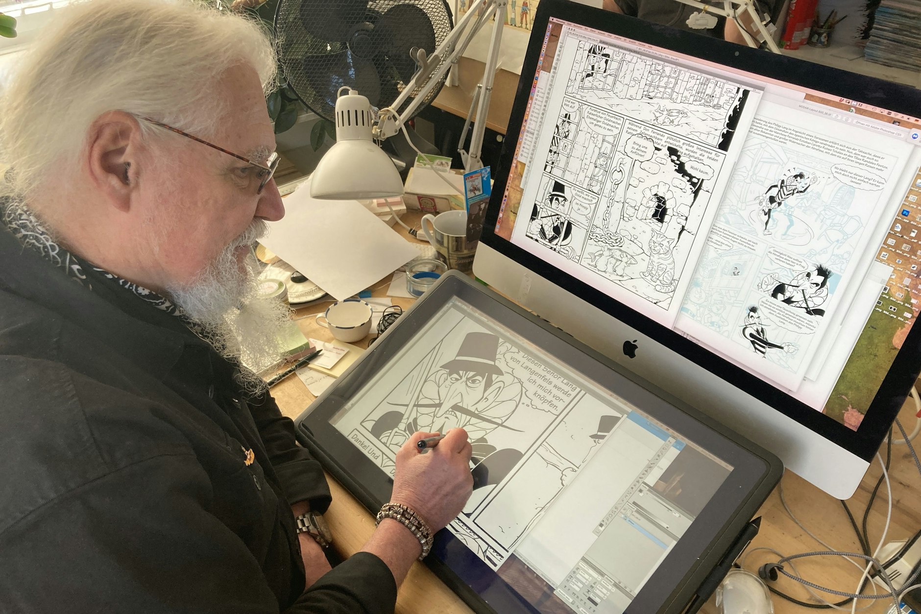 Mosaik-Legende Jörg Reuter: Hier arbeitet er noch an seinen letzten Bildern, die den Bösewicht Don Ferrando zeigen. Im Mosaik-Heft 601, das Ende Dezember erscheint, werden sie zu sehen sein.