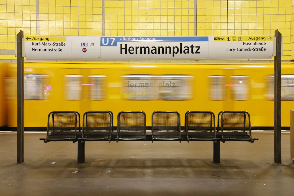 Auch in U-Bahnhöfen findet Pablo keinen Schutz.