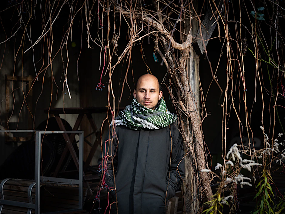 Hassan war während eines Familienbesuchs in dem Küstengebiet gestrandet. Medien nannten ihn „die deutsche Stimme aus Gaza“.