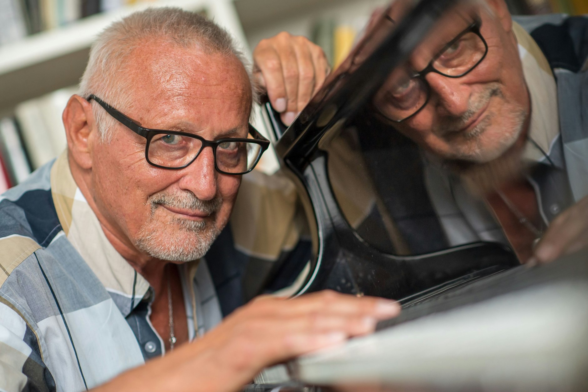 Konstantin Wecker soll im Alter von 63 Jahren ein Verhältnis mit einer 15 Jahre alten Schülerin gehabt haben. Die Beziehung wurde erst in der vergangenen Woche öffentlich.