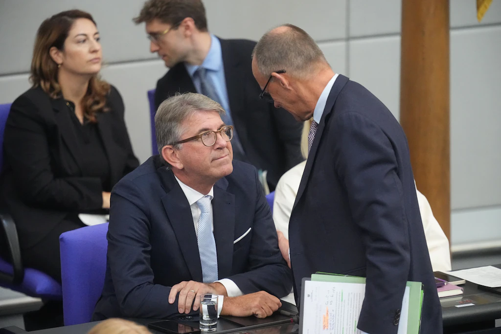 Merz açıkça Weimer'ın arkasında duruyor ve ilişkinin bittiğini ilan ediyor