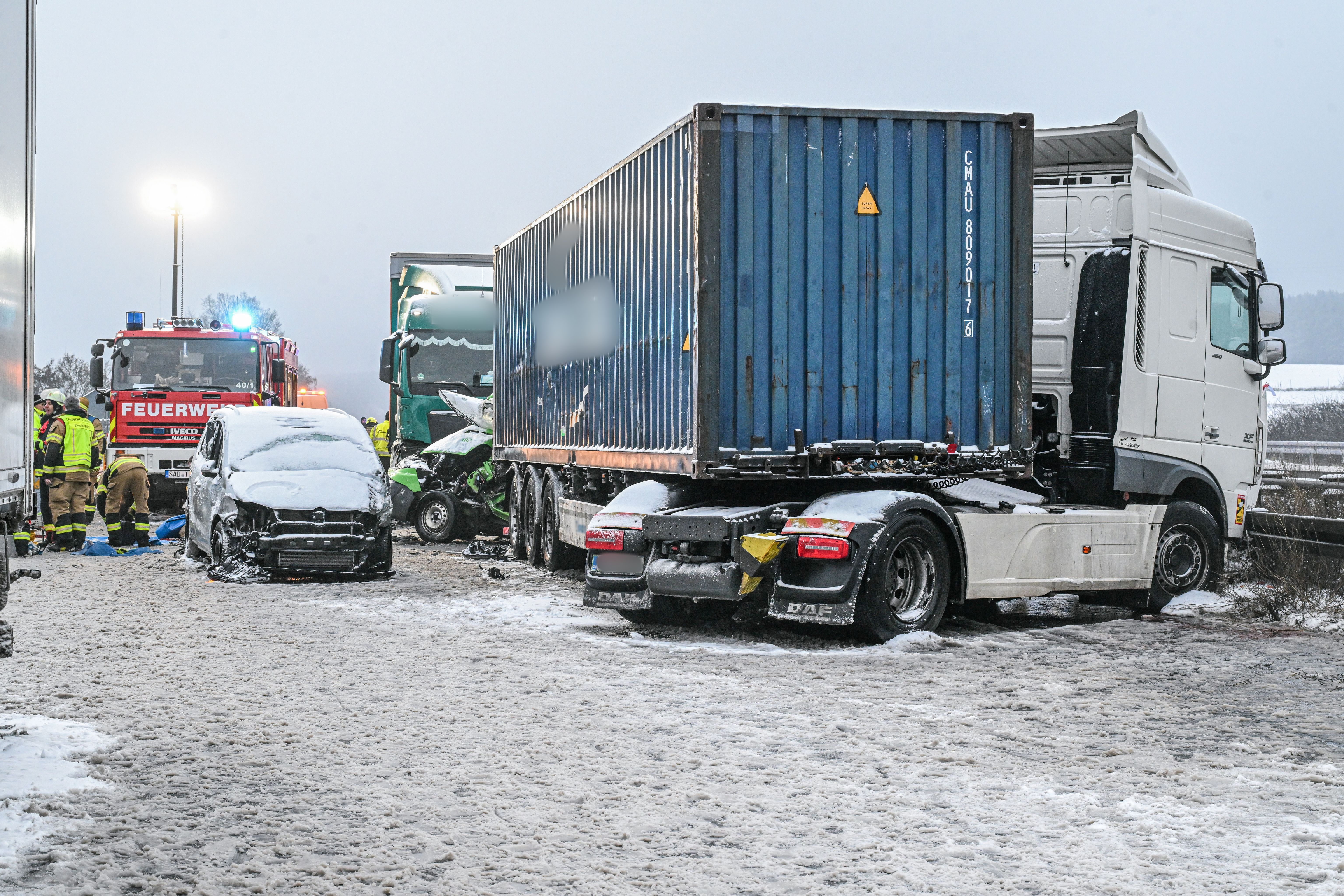 Image - Vier Tote durch Glätte-Schock: Wo es in Deutschland heftig gekracht hat!