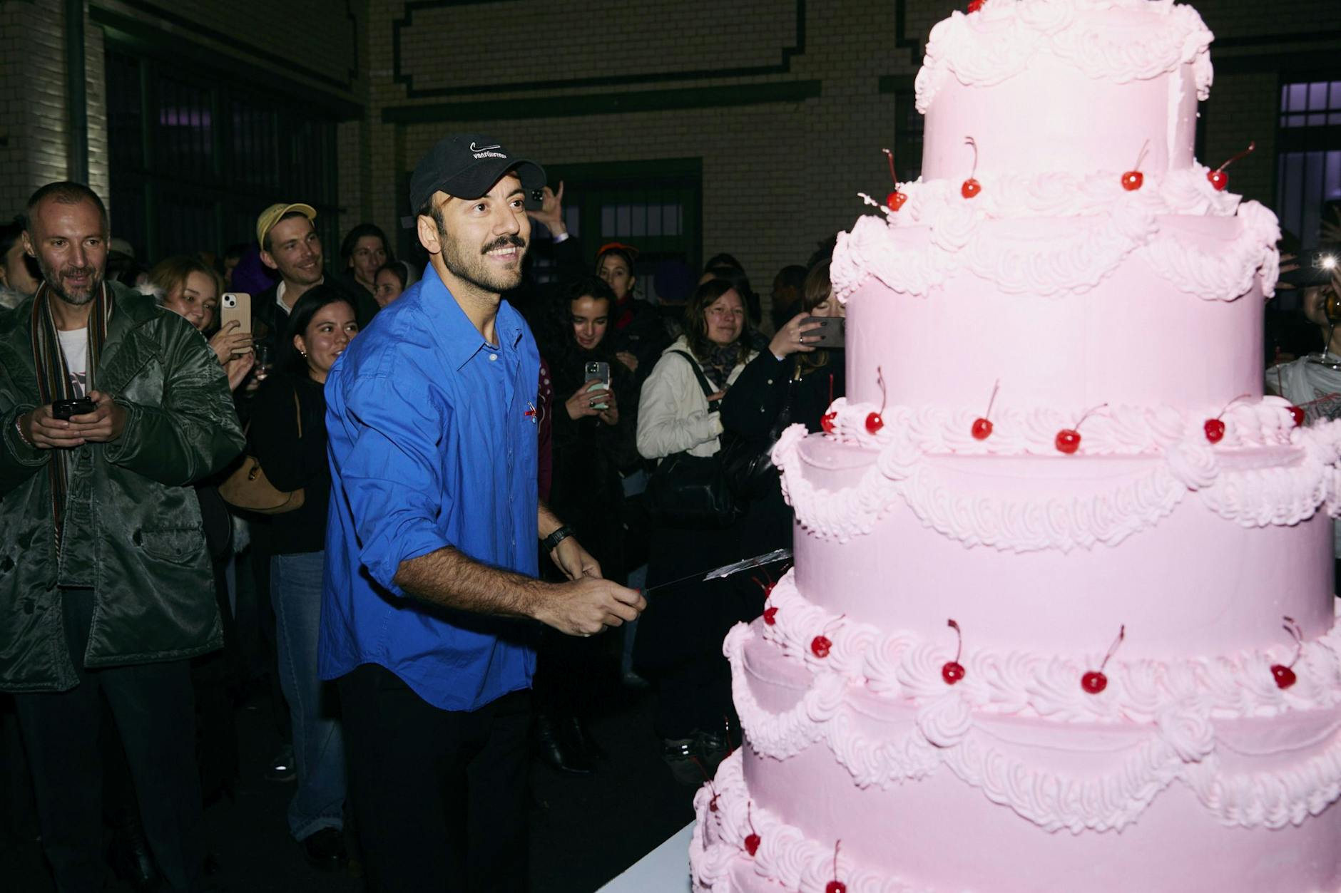 Yasin Müjdeci bei der Feier des Firmenjubiläums