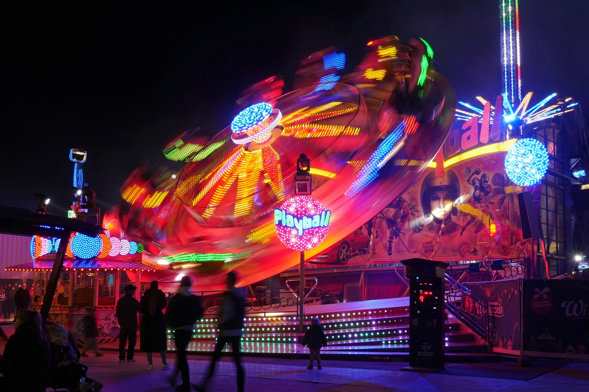 Der Weihnachtsmarkt Lichtenberger Winterzeit an der Landsberger Allee