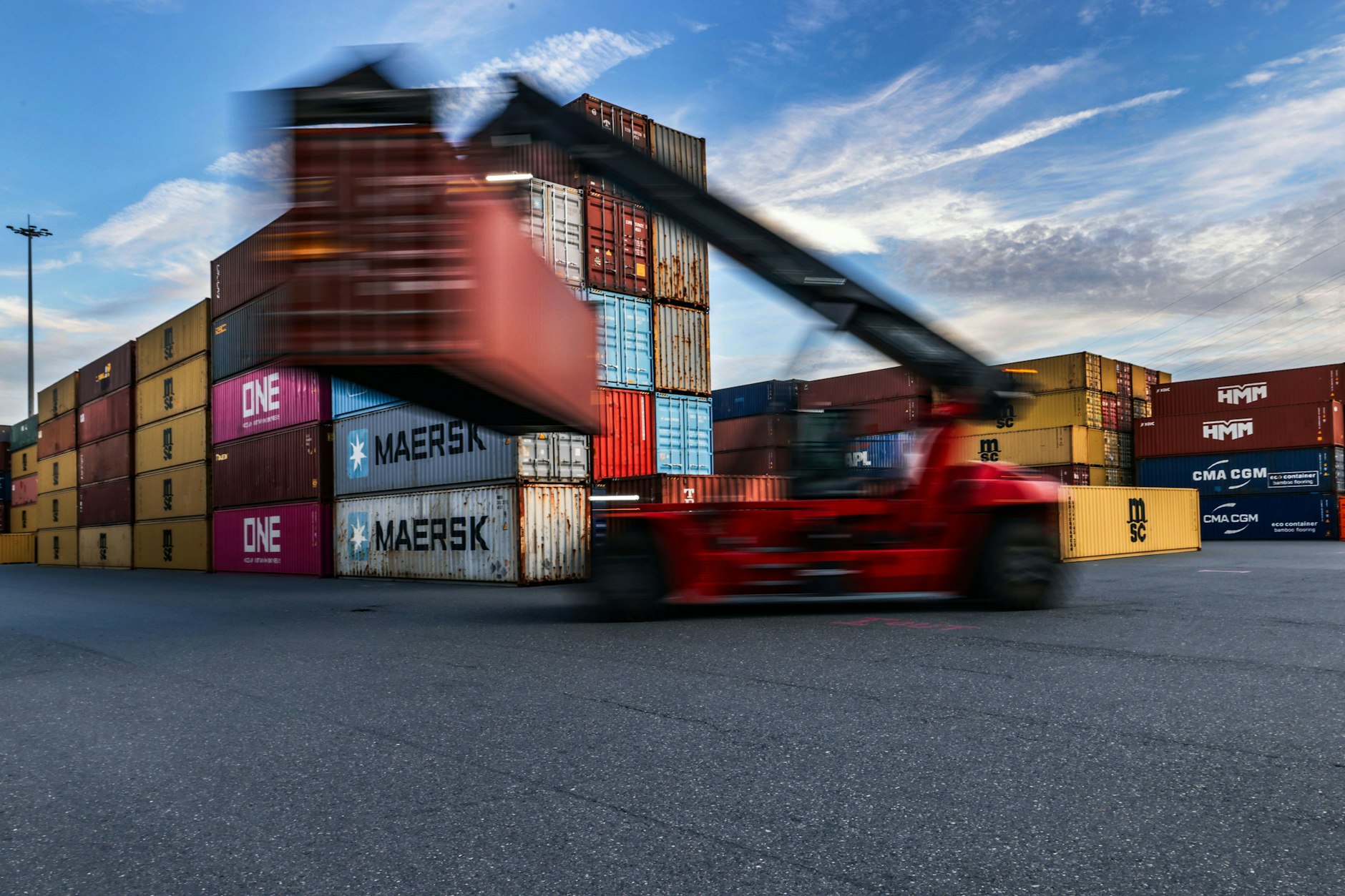 Die Stimmung in der deutschen Exportwirtschaft trübt sich weiter ein.