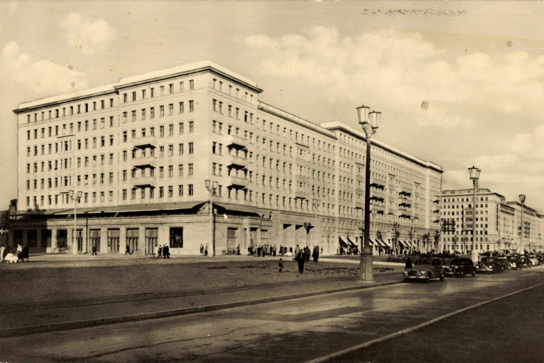 Das HO-Restaurant Café Warschau auf der heutigen Karl-Marx-Allee war eine beliebte Adresse.