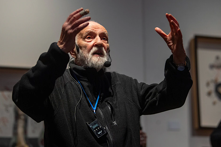 Der tschechische Filmemacher <a href="https://www.berliner-zeitung.de/kultur-vergnuegen/kino-streaming/so-viel-surrealismus-war-noch-nie-li.297807">Jan Švankmajer</a>&nbsp;bei einer Ausstellungserföffnung