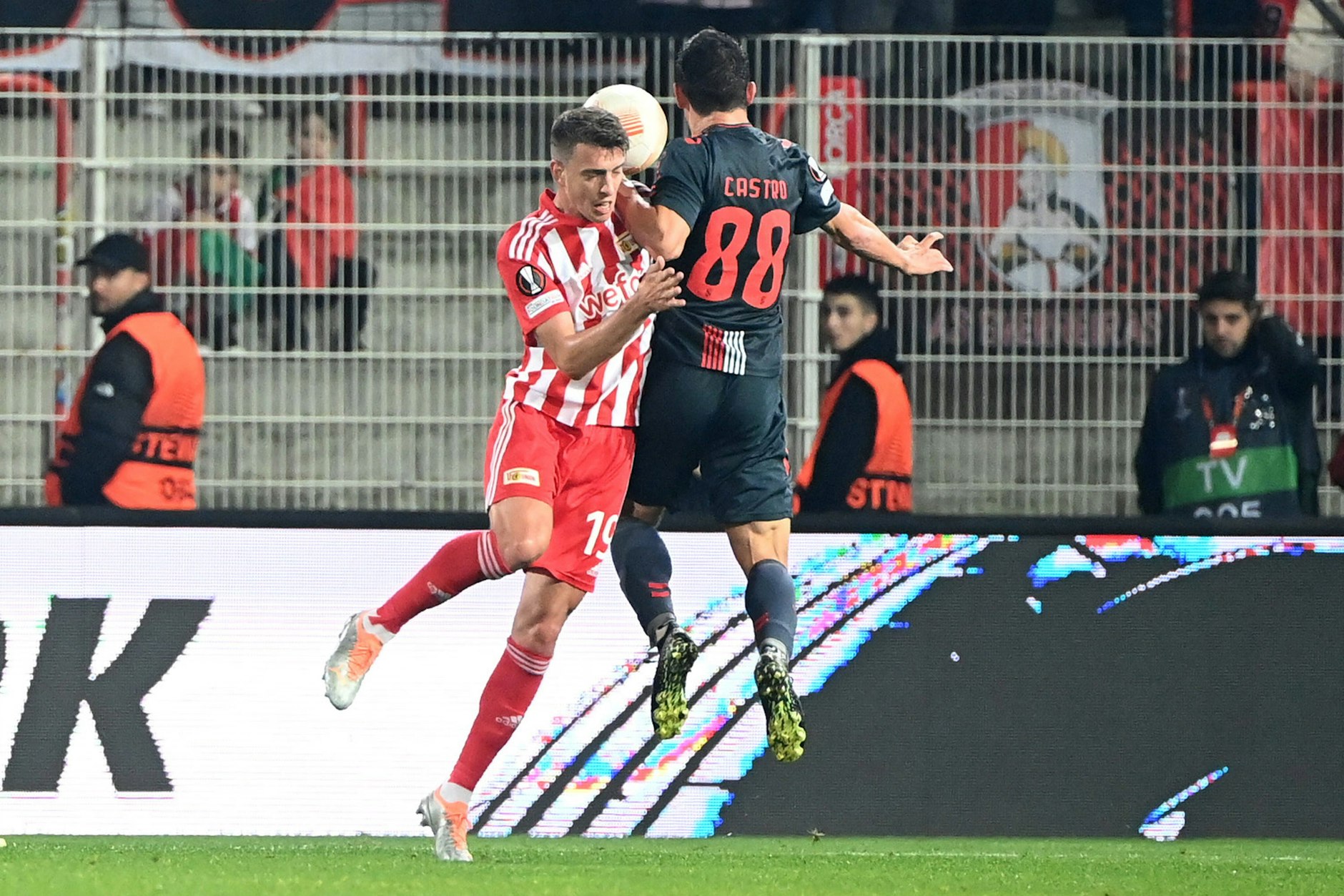 Ein Europa-League-Spiel aus der Saison 2022/23: Der 1. FC Union Berlin spielt gegen SC Sporting Braga in der Alten Försterei. André Castro von SC Sporting Braga trägt ein Trikot mit der Nummer 88 – in Portugal gibt es mit der Zahl keine Probleme.