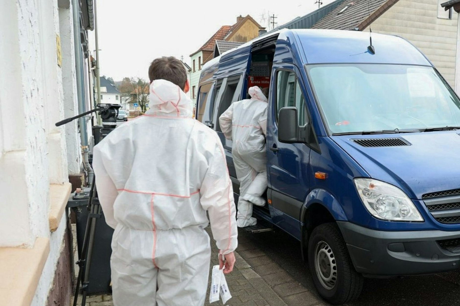 Die Spurensicherung der Polizei ist im Einsatz.