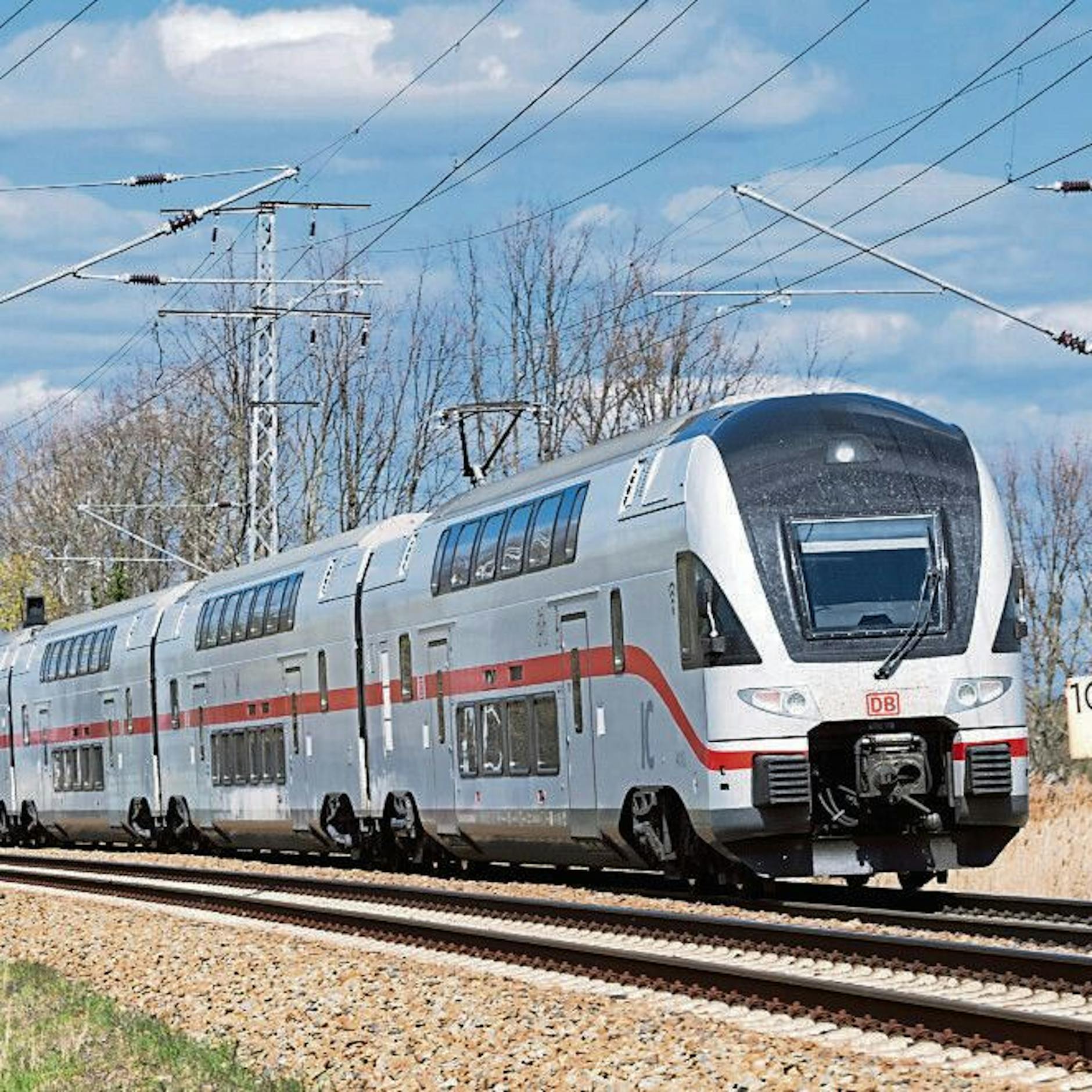 Image - Neuer Bahn-Fahrplan für Berlin: Deutschlandticket fliegt aus IC und ICE