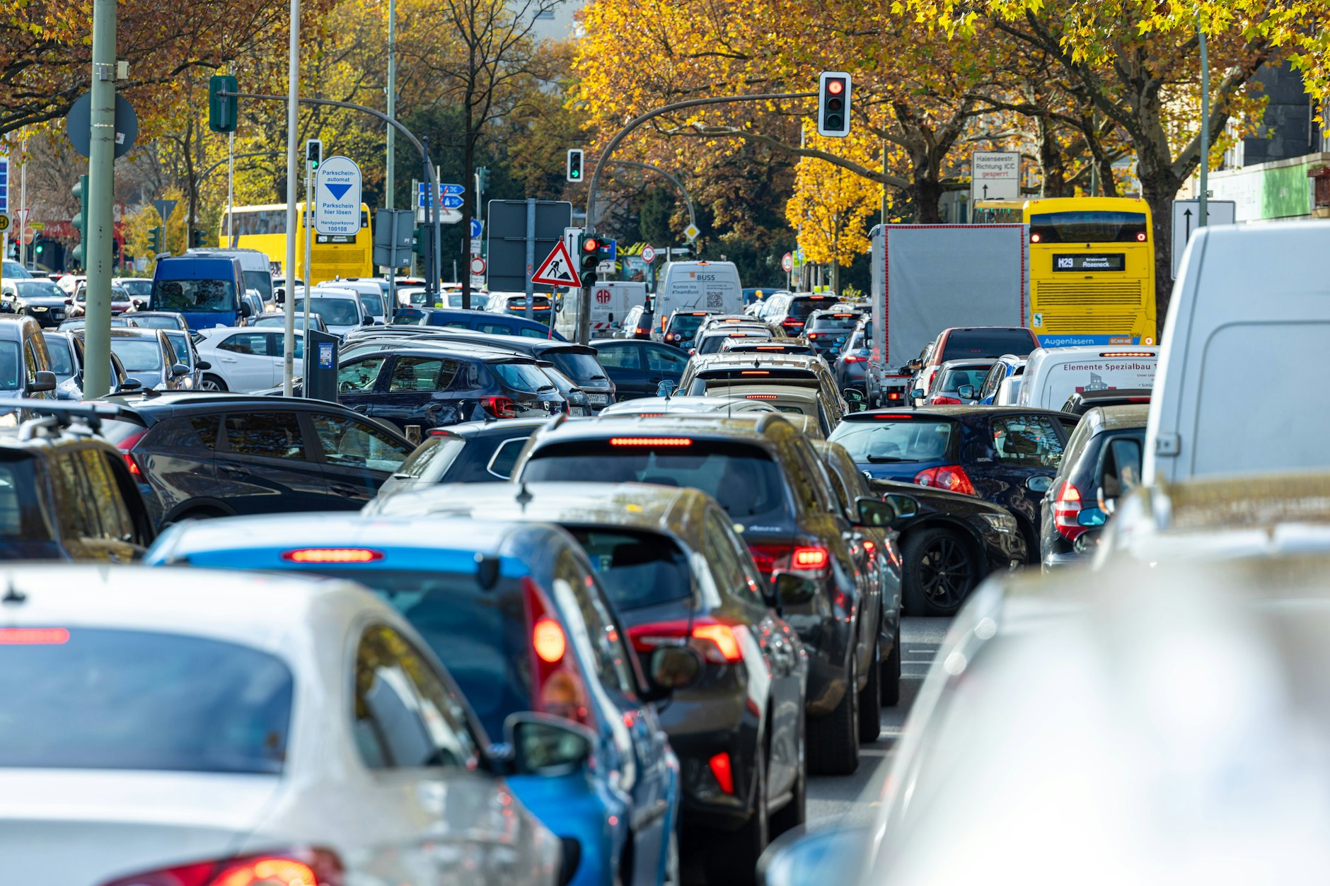 Die Verkehrsinformationszentrale Berlin warnt für Dienstag vor einigen neuen Baustellen und Stau-Fallen.