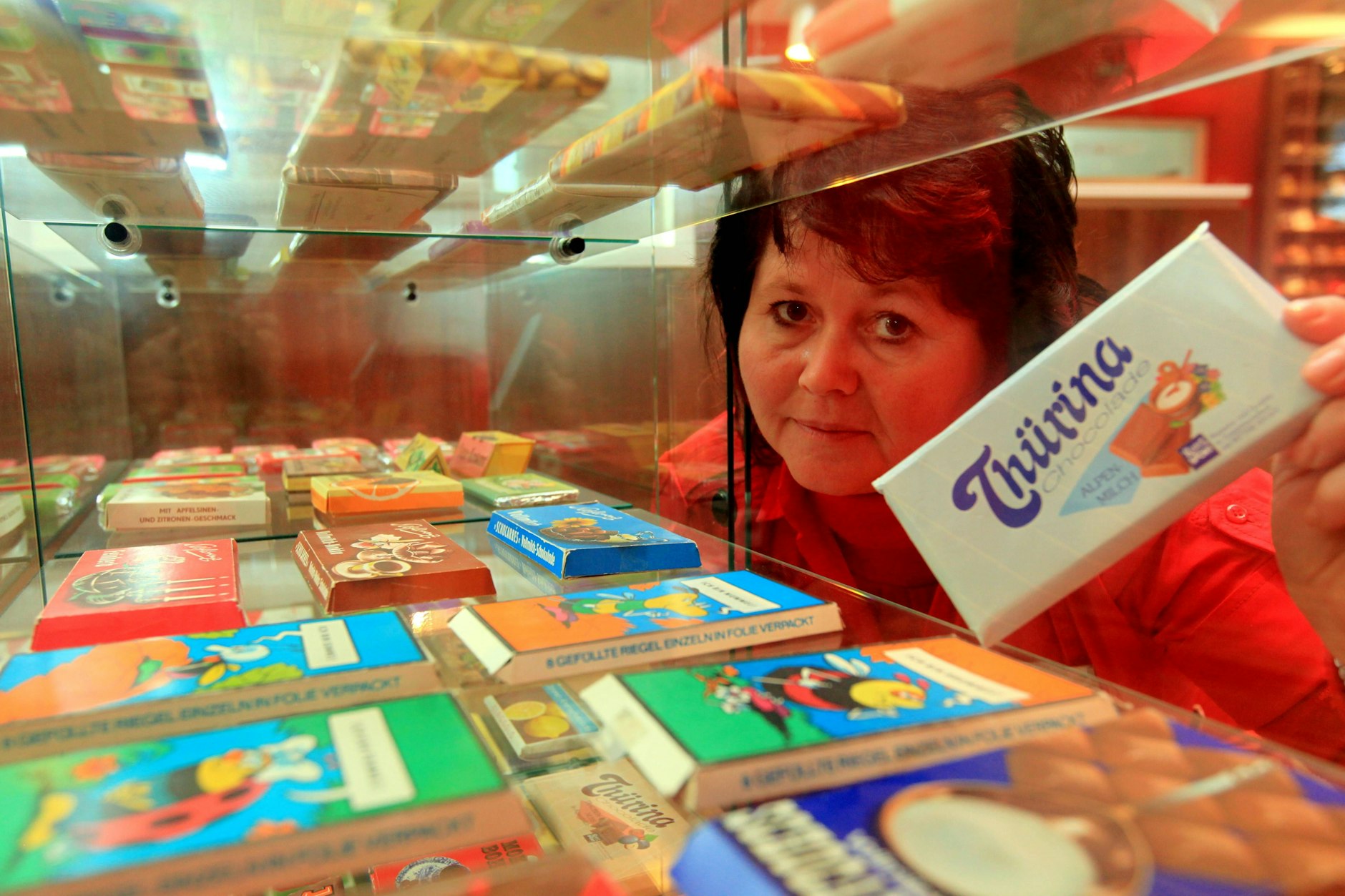 In der DDR gab es nichts? In dieser Ausstellung in der Halloren-Schokoladenfabrik in Halle konnte man schon das Gegenteil bestaunen. Nur steckte nicht in allen Tafeln auch wirklich viel Kakao, denn der war Mangelware.