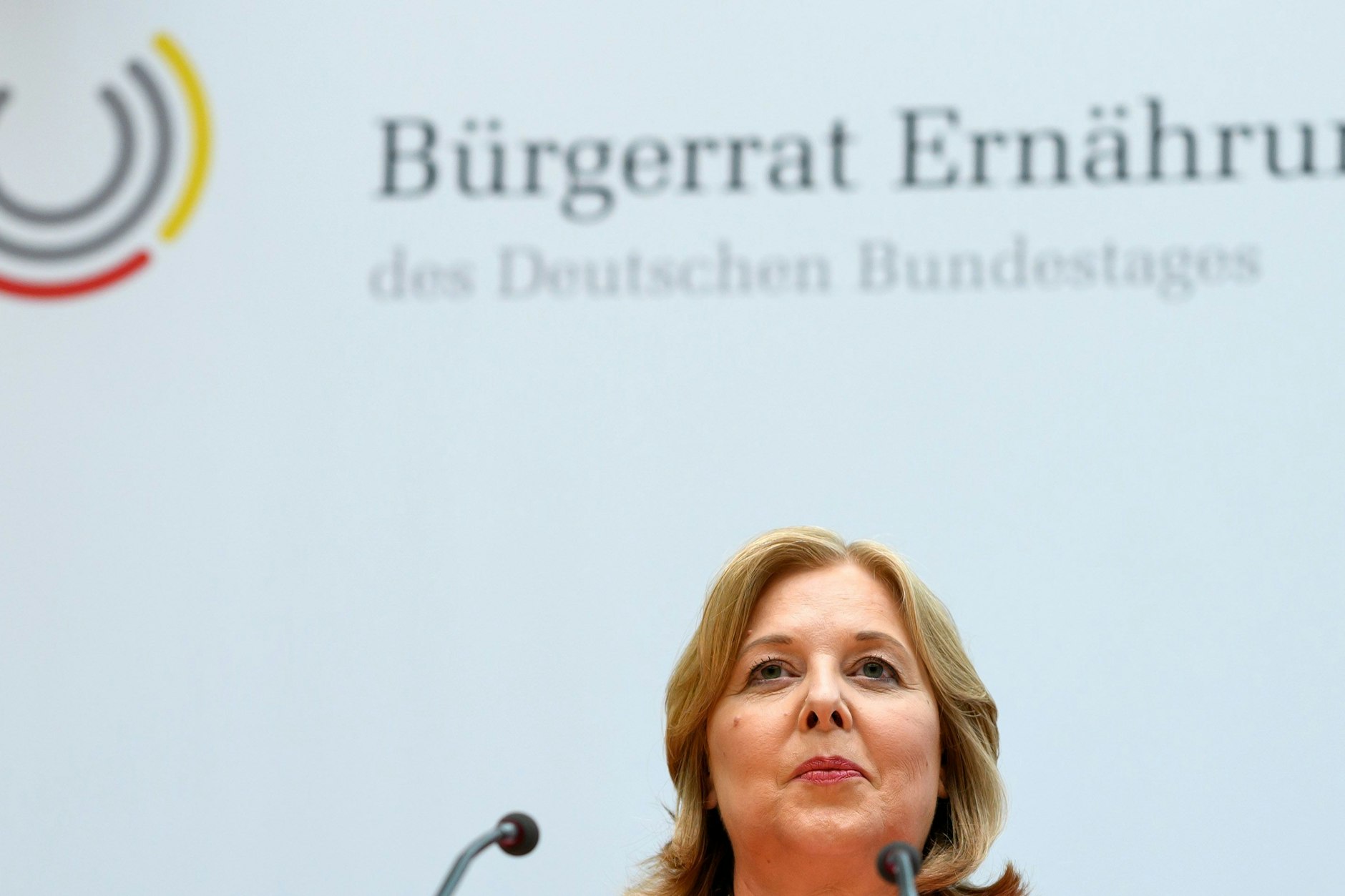 Die damalige Bundestagspräsidentin Bärbel Bas (SPD) bei einer Bürgerlotterie, bei der sie die Teilnehmenden des ersten Bürgerrates, „Ernährung im Wandel“, ziehen wird.