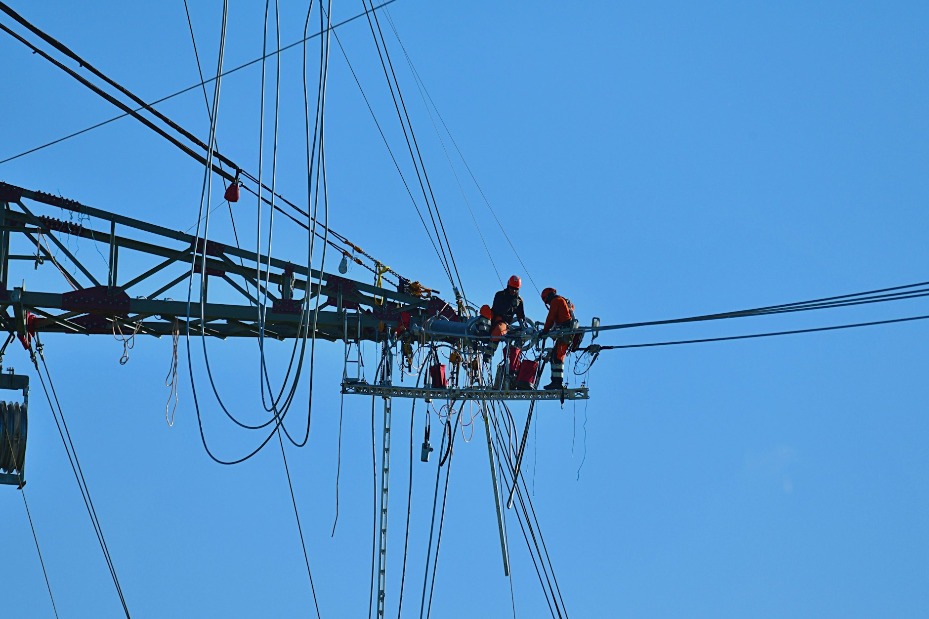 Ausbau der vom Übertragungsnetzbetreiber Ultranet gebauten Stromtrasse A-Nord zwischen Emden in Norddeutschland und Philippsburg in Süddeutschland.