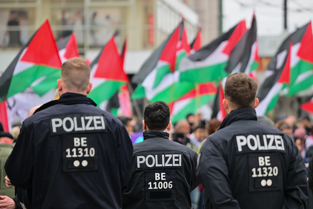 Berliner Gericht prüft Verbote von Pro-Palästina-Versammlungen